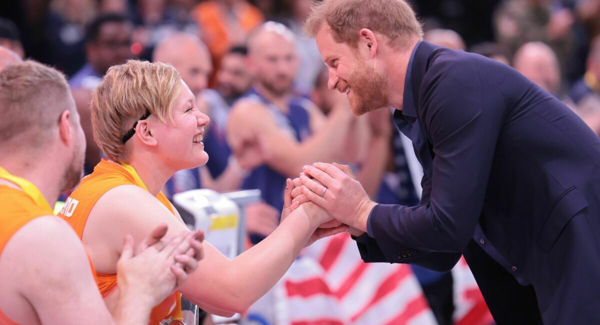 INSPIRATIONAL INVICTUS GAMES COUPLE WOLF AND KATRIEN WIN LAND ROVER 'ABOVE  AND BEYOND' AWARD